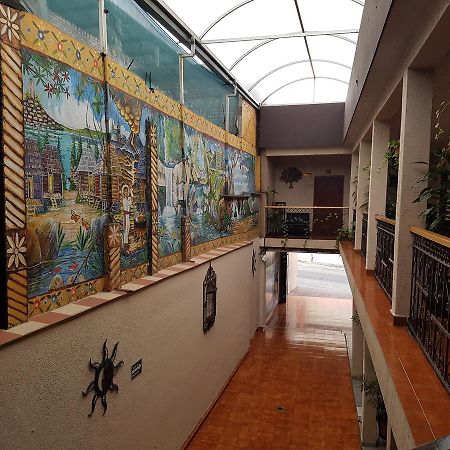 Hotel Nuevo Cupatitzio Uruapan  Extérieur photo